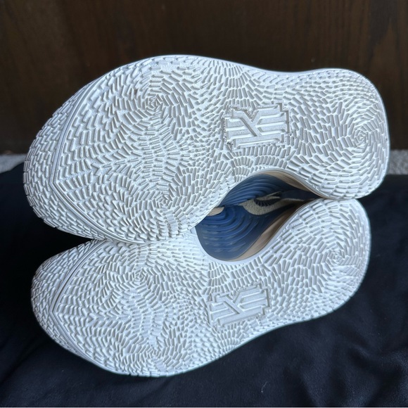 Nike Kyrie 3 low sashiko - Picture 4 of 4